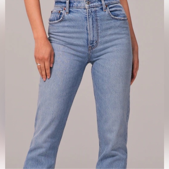 Abercrombie The 90’s Straight Ultra High Rise Jean - Picture 2 of 6